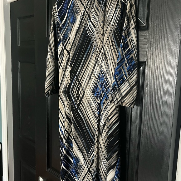 Anne Klein Dress. - Picture 3 of 3